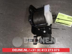 Used Rear seatbelt, left Hyundai i40 CW (VFC) 1.7 CRDi 16V Price on request offered by V.Deijne Jap.Auto-onderdelen BV