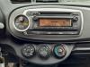 Radio from a Toyota Yaris III (P13), 2010 / 2020 1.0 12V VVT-i, Hatchback, Petrol, 998cc, 51kW (69pk), FWD, 1KRFE, 2010-12 / 2020-06, KSP13 2014