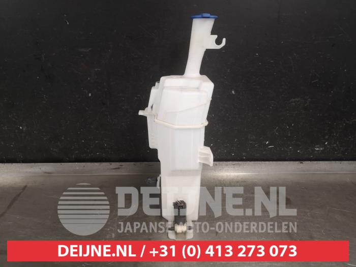 Front windscreen washer reservoir from a Kia Proceed (CD) 1.4 T-GDI 16V 2019