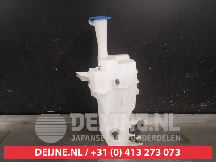Front windscreen washer reservoir from a Kia Proceed (CD) 1.4 T-GDI 16V 2019