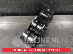 Used Multi-functional window switch Kia Sportage (QL) 1.7 CRDi 115 16V 4x2 Price on request offered by V.Deijne Jap.Auto-onderdelen BV