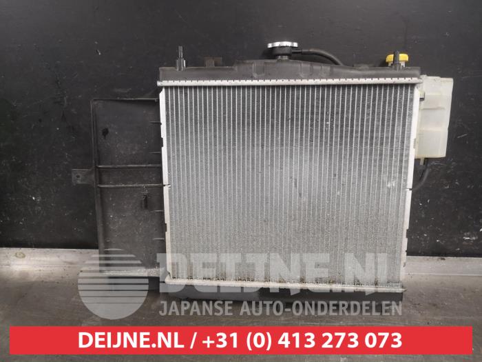 Begagnade Kylare Nissan Note (E11) 1.6 16V Pris på förfrågan erbjuds av V.Deijne Jap.Auto-onderdelen BV