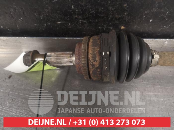 Front drive shaft, right from a Toyota Avensis Wagon (T25/B1E) 1.8 16V VVT-i 2004