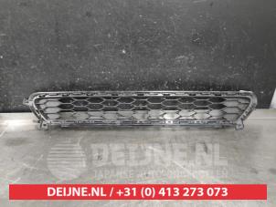 Used Bumper grille Hyundai i30 (PDEB5/PDEBB/PDEBD/PDEBE) 2.0 N Turbo 16V Performance Pack Price on request offered by V.Deijne Jap.Auto-onderdelen BV