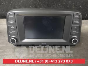 Gebrauchte Radio Hyundai Kona (OS) 1.0 T-GDI 12V Preis auf Anfrage angeboten von V.Deijne Jap.Auto-onderdelen BV