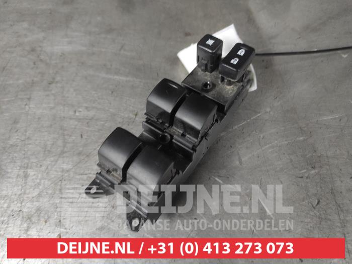 Usados Interruptor combinado de ventanillas Mitsubishi Outlander (GF/GG) 2.0 16V PHEV 4x4 Precio € 65,00 Norma de margen ofrecido por V.Deijne Jap.Auto-onderdelen BV