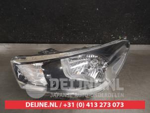 Used Headlight, left Kia Rio IV (YB) 1.2 MPI 16V Price on request offered by V.Deijne Jap.Auto-onderdelen BV