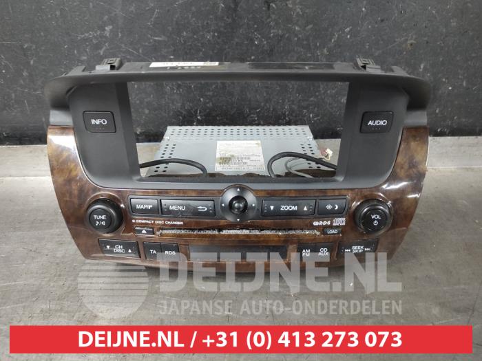 Używane Radio Honda FR-V (BE) 2.2 i-CTDi 16V Cena na żądanie oferowane przez V.Deijne Jap.Auto-onderdelen BV