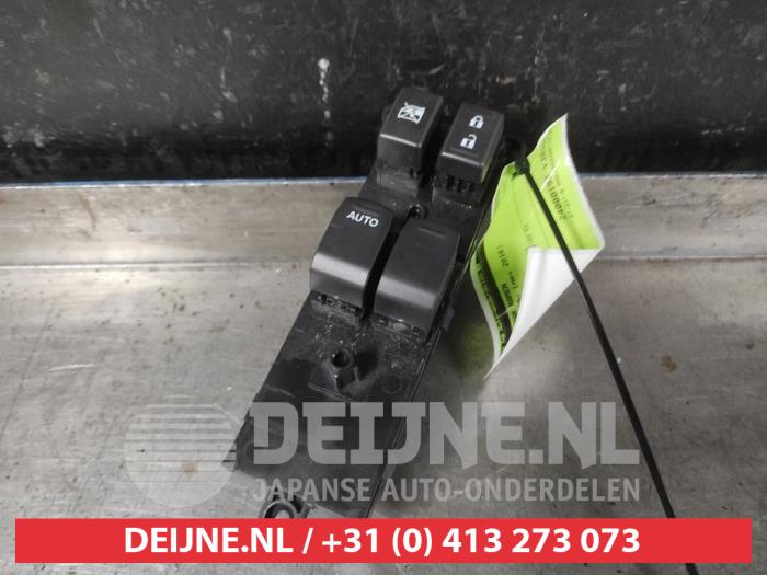 Usados Interruptor combinado de ventanillas Suzuki Celerio (LF) 1.0 12V Dualjet Precio € 25,00 Norma de margen ofrecido por V.Deijne Jap.Auto-onderdelen BV