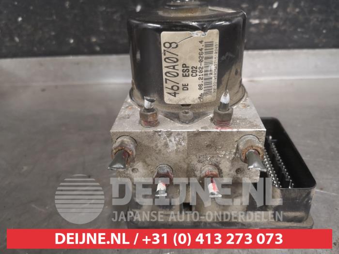 Begagnade ABS-pump Mitsubishi Grandis (NA) 2.4 16V MIVEC Pris € 75,00 Marginaltabell erbjuds av V.Deijne Jap.Auto-onderdelen BV