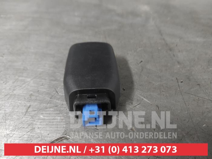 Begagnade Regnsensor Lexus RX (L1) 450h V6 24V VVT-i 4x2 Pris € 25,00 Marginaltabell erbjuds av V.Deijne Jap.Auto-onderdelen BV