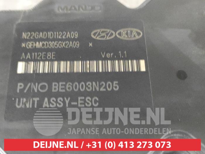 Usagé Pompe ABS Kia Carens IV (RP) 1.6 GDI 16V Prix € 75,00 Règlement à la marge proposé par V.Deijne Jap.Auto-onderdelen BV