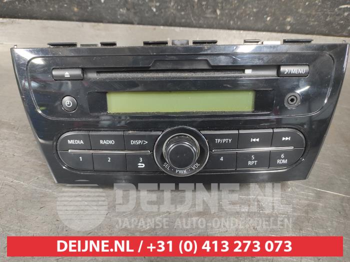 Używane Radio Mitsubishi Space Star (A0) 1.0 12V Cena € 50,00 Procedura marży oferowane przez V.Deijne Jap.Auto-onderdelen BV