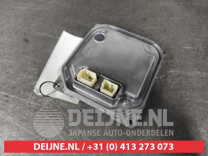 Używane Modułowy reflektor LED Toyota Prius Plus (ZVW4) 1.8 Hybrid 16V Cena € 100,00 Procedura marży oferowane przez V.Deijne Jap.Auto-onderdelen BV