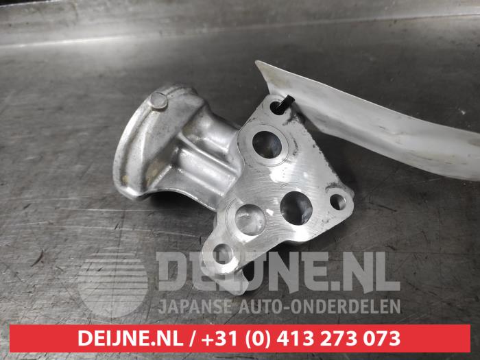 Gebrauchte Ölfiltergehäuse Mazda CX-30 (DM) 2.0 e-SkyActiv-G 122 16V Preis auf Anfrage angeboten von V.Deijne Jap.Auto-onderdelen BV