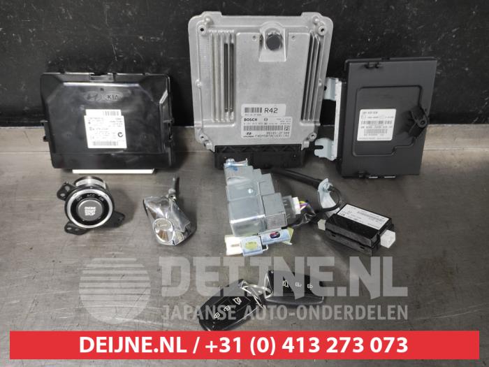 Used Engine management computer Hyundai Santa Fe III (DM) 2.2 CRDi R 16V 4x4 Price € 250,00 Margin scheme offered by V.Deijne Jap.Auto-onderdelen BV