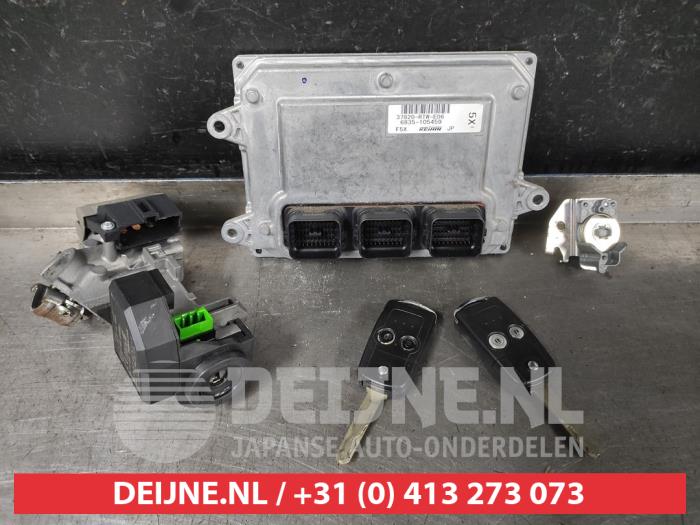 Used Engine management computer Honda CR-Z (ZF1) 1.5 Hybrid 16V Price € 125,00 Margin scheme offered by V.Deijne Jap.Auto-onderdelen BV