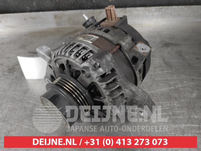 Begagnade Dynamo Toyota Yaris III (P13) 1.33 16V Dual VVT-I Pris € 40,00 Marginaltabell erbjuds av V.Deijne Jap.Auto-onderdelen BV