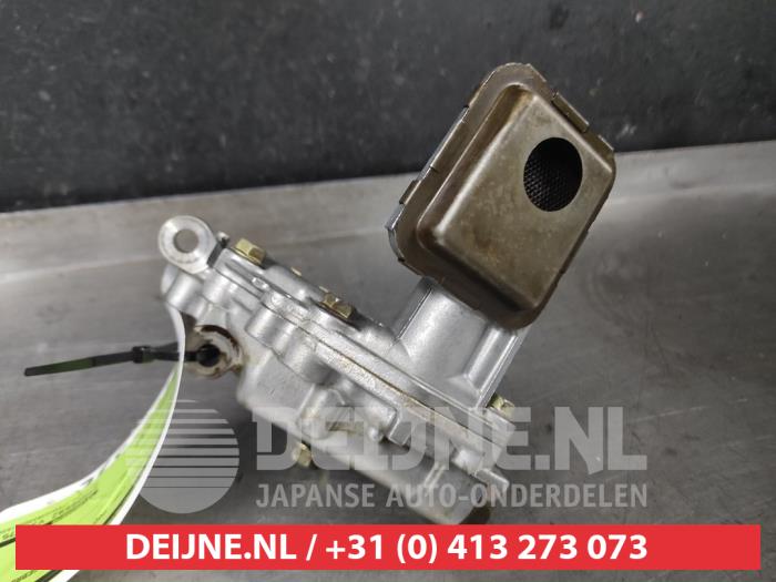 Gebrauchte Ölpumpe Toyota Avensis Verso (M20) 2.0 16V VVT-i D-4 Preis € 100,00 Margenregelung angeboten von V.Deijne Jap.Auto-onderdelen BV