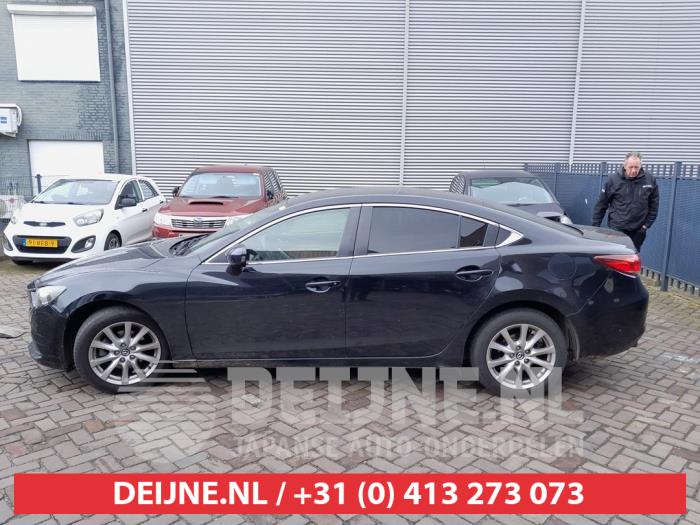 Usados Ventanilla triangular izquierda detrás Mazda 6 (GJ/GH/GL) 2.2 SkyActiv-D 150 16V Precio € 35,00 Norma de margen ofrecido por V.Deijne Jap.Auto-onderdelen BV