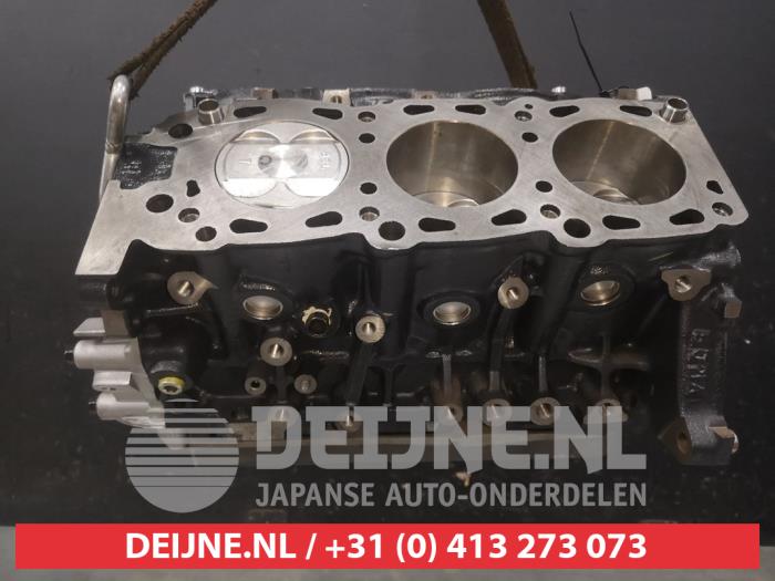 Used Engine crankcase Hyundai XG 2.5 V6 24V Price € 250,00 Margin scheme offered by V.Deijne Jap.Auto-onderdelen BV