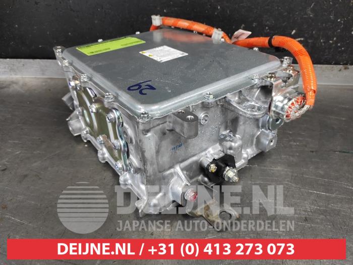 Używane Ladowarka akumulatorowa Mitsubishi Eclipse Cross (GK/GL) 2.4 16V PHEV 4x4 Cena € 650,00 Procedura marży oferowane przez V.Deijne Jap.Auto-onderdelen BV