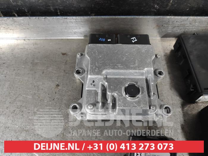 Used Engine management computer Suzuki Vitara (LY/MY) 1.5 16V Dualjet Hybrid Price € 200,00 Margin scheme offered by V.Deijne Jap.Auto-onderdelen BV