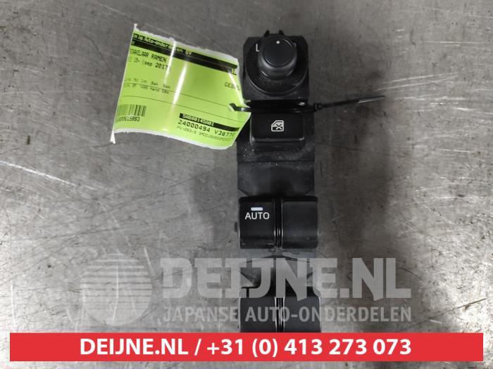 Usados Interruptor combinado de ventanillas Mazda 2 (DJ/DL) 1.5 SkyActiv-G 90 Precio € 75,00 Norma de margen ofrecido por V.Deijne Jap.Auto-onderdelen BV