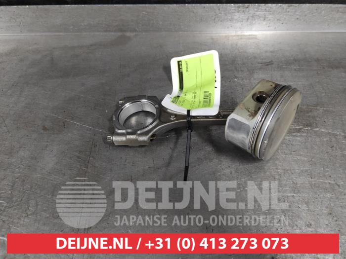 Używane Tlok Kia Venga 1.6 CVVT 16V Cena € 50,00 Procedura marży oferowane przez V.Deijne Jap.Auto-onderdelen BV