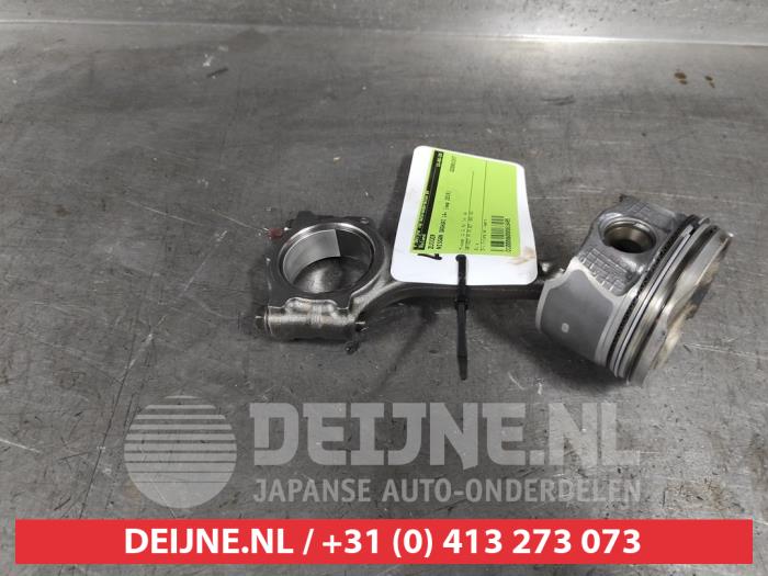 Usados Pistón Nissan Qashqai (J11) 1.3 DIG-T 140 16V Precio € 50,00 Norma de margen ofrecido por V.Deijne Jap.Auto-onderdelen BV