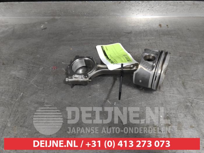 Usados Pistón Nissan Qashqai (J11) 1.3 DIG-T 140 16V Precio € 50,00 Norma de margen ofrecido por V.Deijne Jap.Auto-onderdelen BV