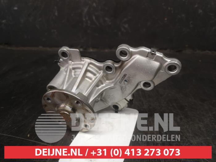 Usagé Pompe à eau Kia Picanto (JA) 1.0 12V Prix € 25,00 Règlement à la marge proposé par V.Deijne Jap.Auto-onderdelen BV