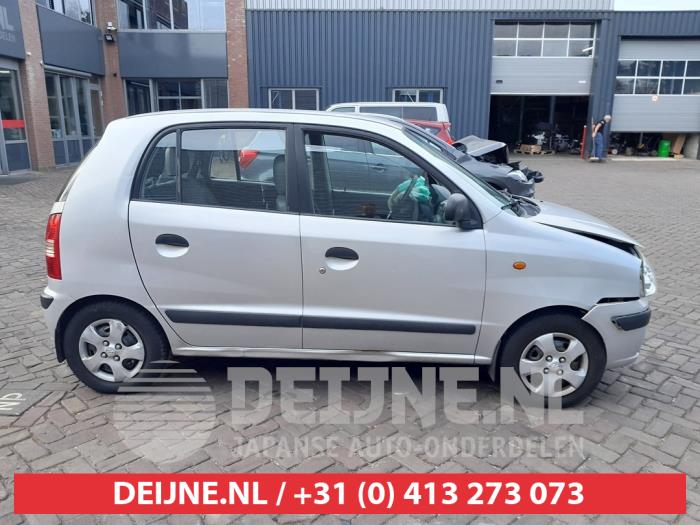 Usados Ventanilla triangular derecha detrás Hyundai Atos 1.1 12V Precio € 25,00 Norma de margen ofrecido por V.Deijne Jap.Auto-onderdelen BV