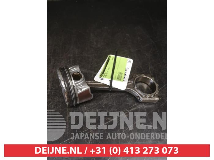Używane Korbowód Hyundai i10 1.2 16V Cena na żądanie oferowane przez V.Deijne Jap.Auto-onderdelen BV