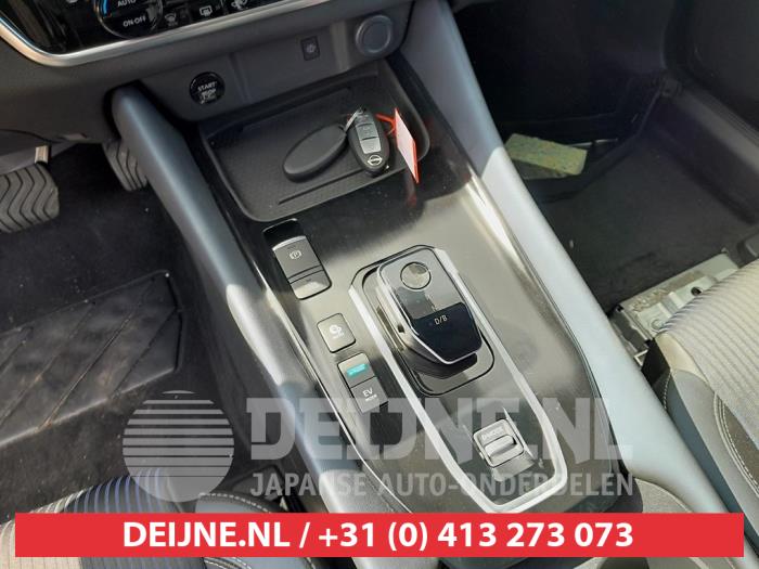 Getriebe van een Nissan Qashqai (J12) 1.5 VC-T e-Power 16V 2022
