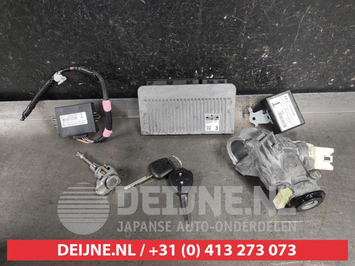 Used Engine management computer Toyota Yaris III (P13) 1.33 16V Dual VVT-I Price € 150,00 Margin scheme offered by V.Deijne Jap.Auto-onderdelen BV