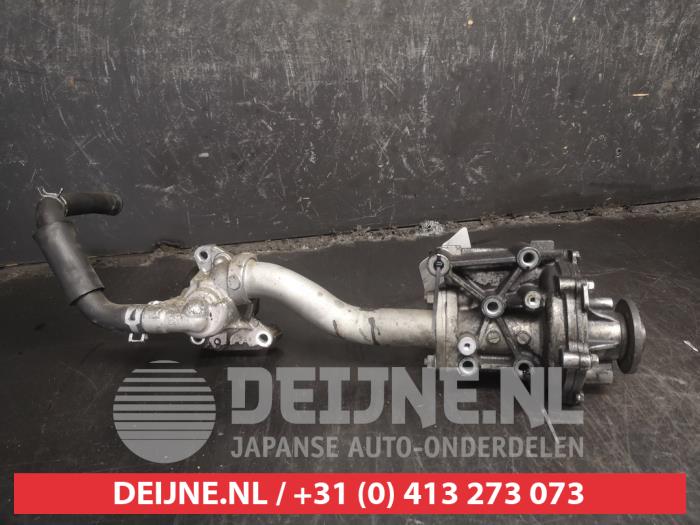 Usagé Pompe à eau Mitsubishi Outlander (GF/GG) 2.2 DI-D 16V Clear Tec 4x4 Prix € 25,00 Règlement à la marge proposé par V.Deijne Jap.Auto-onderdelen BV
