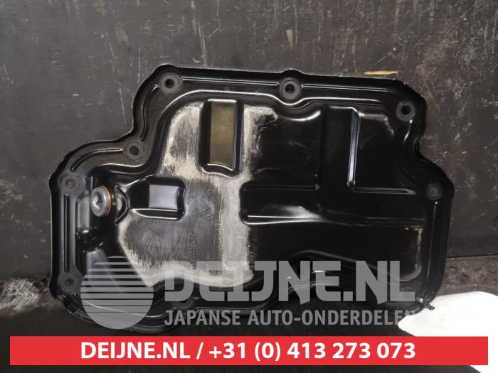 Usagé Couvercle carter Nissan Micra (K14) 1.0 IG-T 100 Prix € 50,00 Règlement à la marge proposé par V.Deijne Jap.Auto-onderdelen BV