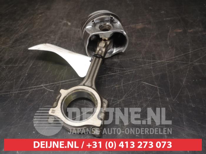 Usagé Piston Nissan Micra (K14) 1.0 IG-T 100 Prix € 50,00 Règlement à la marge proposé par V.Deijne Jap.Auto-onderdelen BV