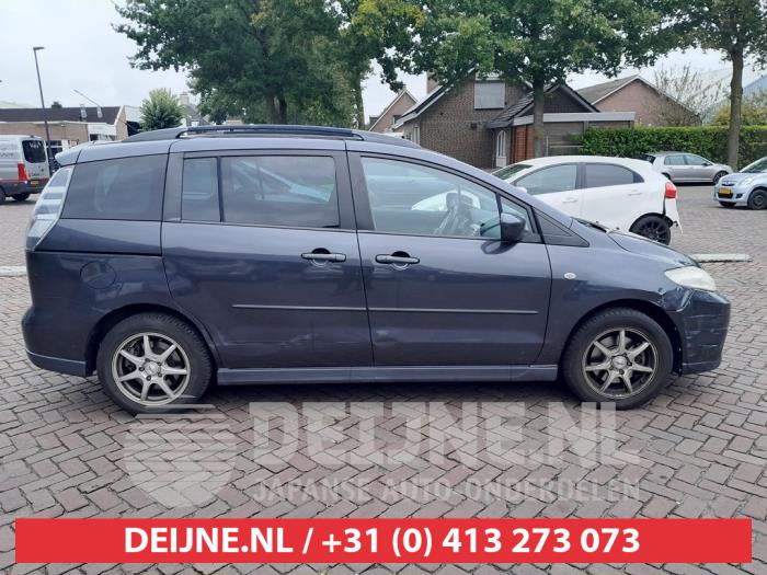 Usados Ventanilla triangular derecha detrás Mazda 5 (CR19) 2.0i 16V Precio de solicitud ofrecido por V.Deijne Jap.Auto-onderdelen BV