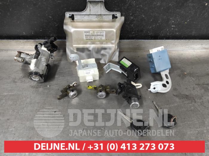 Engine management computer Toyota Yaris (P1), 1999 / 2005 1.0 16V VVT-i, Hatchback, Petrol, 998cc, 48kW (65pk), FWD, 1SZFE, 2003-03 / 2005-09, SCP10 (Used)