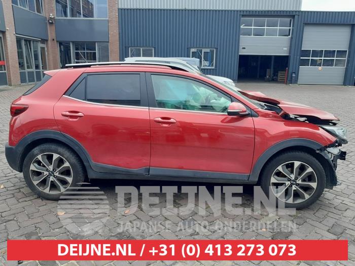 Usados Ventanilla triangular derecha detrás Kia Stonic (YB) 1.4 MPI 16V Precio € 35,00 Norma de margen ofrecido por V.Deijne Jap.Auto-onderdelen BV