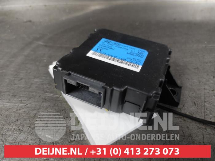 Begagnade Däcktrycksmodul Kia Optima 1.7 CRDi 16V Pris € 20,00 Marginaltabell erbjuds av V.Deijne Jap.Auto-onderdelen BV