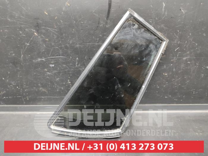 Usados Ventanilla triangular izquierda detrás Nissan Leaf (ZE1) 39/40kWh Precio € 50,00 Norma de margen ofrecido por V.Deijne Jap.Auto-onderdelen BV