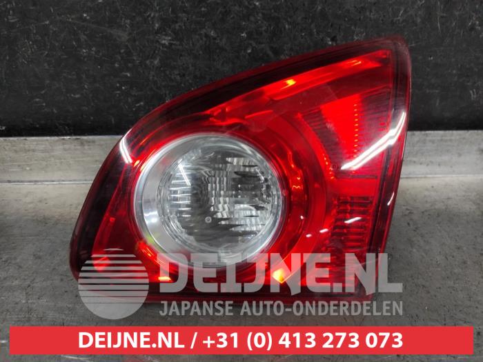 Używane Odblask tylnej klapy prawy Nissan Qashqai (J10) 2.0 16V Cena € 50,00 Procedura marży oferowane przez V.Deijne Jap.Auto-onderdelen BV