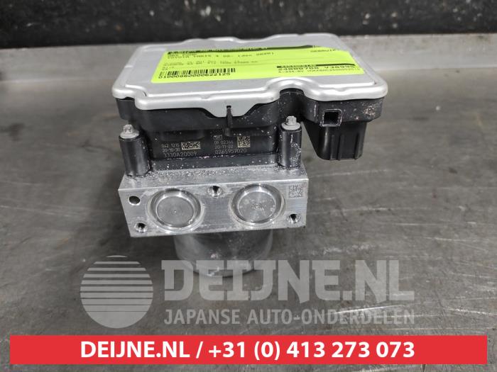 Używane Pompa ABS Toyota Yaris IV (P21/PA1/PH1) 1.5 12V Hybrid 115 Cena € 125,00 Procedura marży oferowane przez V.Deijne Jap.Auto-onderdelen BV