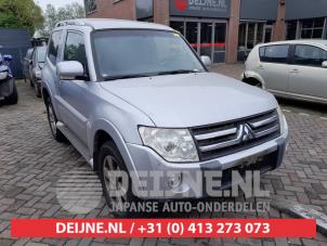 Used Front wing, right Mitsubishi Pajero Hardtop (V8/9) 3.2 DI-D 16V Autom. Price € 150,00 Margin scheme offered by V.Deijne Jap.Auto-onderdelen BV