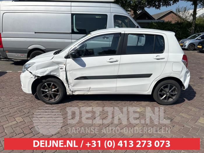Usados Ventanilla triangular izquierda detrás Suzuki Celerio (LF) 1.0 12V Dualjet Precio € 35,00 Norma de margen ofrecido por V.Deijne Jap.Auto-onderdelen BV