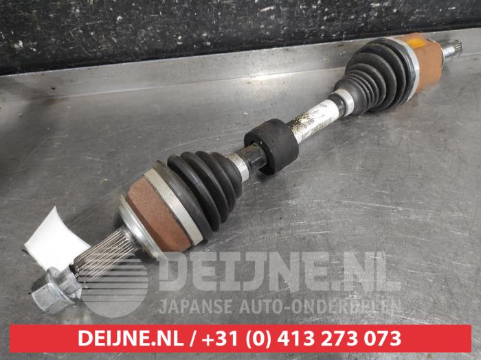 Gebrauchte Antriebswelle links vorne Nissan Qashqai (J11) 1.3 DIG-T 140 16V Preis € 200,00 Margenregelung angeboten von V.Deijne Jap.Auto-onderdelen BV