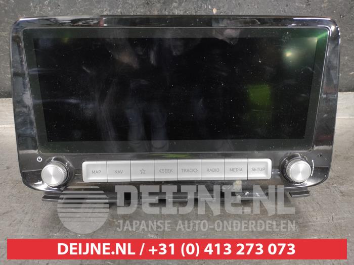 Używane Radio Hyundai Kona (OS) 64 kWh Cena € 350,00 Procedura marży oferowane przez V.Deijne Jap.Auto-onderdelen BV